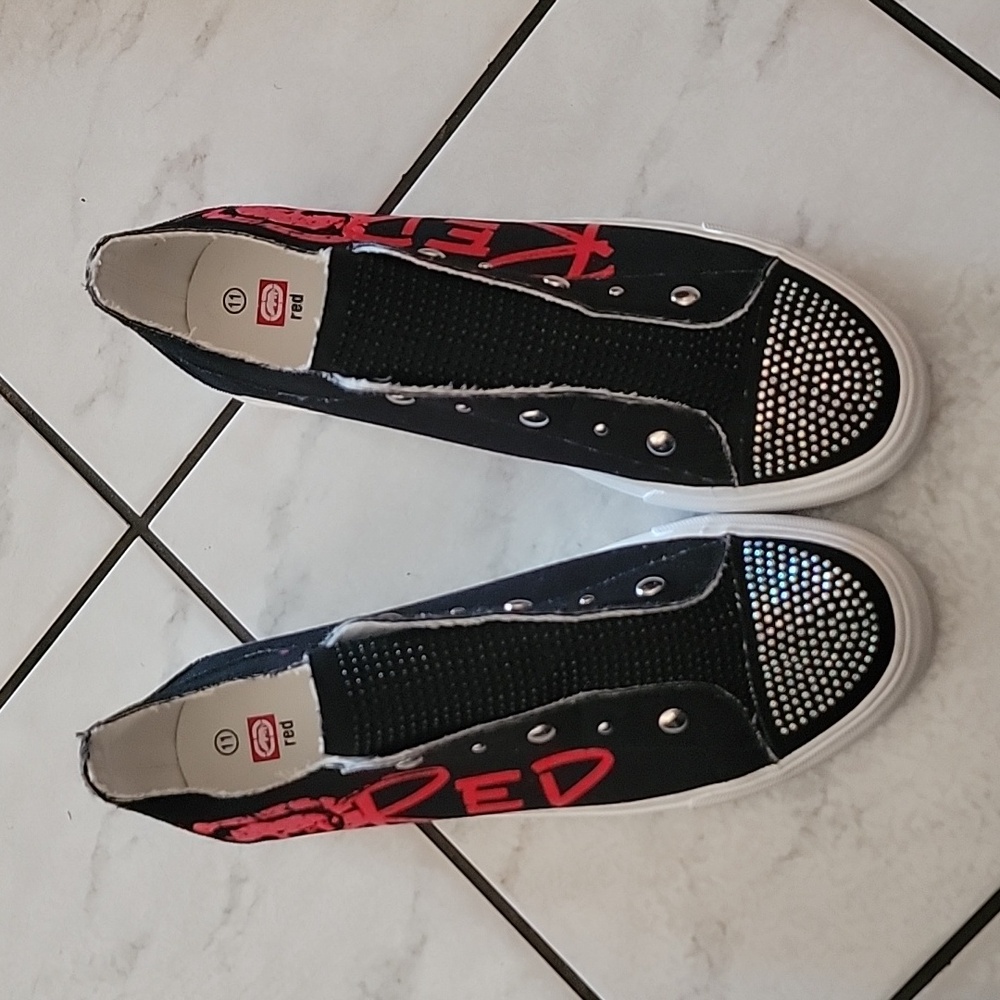 MARC ECKO GRAFFITI SLIP-ONS